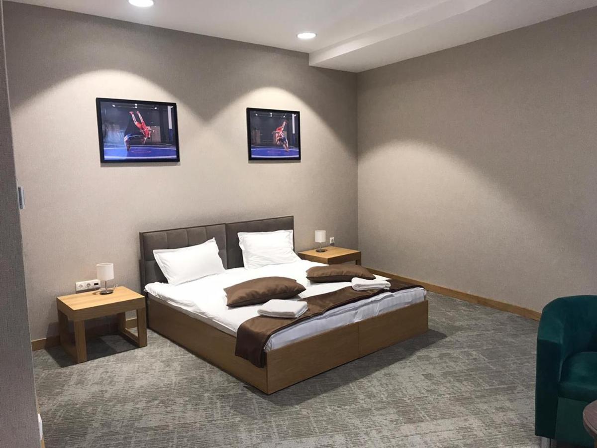 Jj Hotel Астана Екстериор снимка