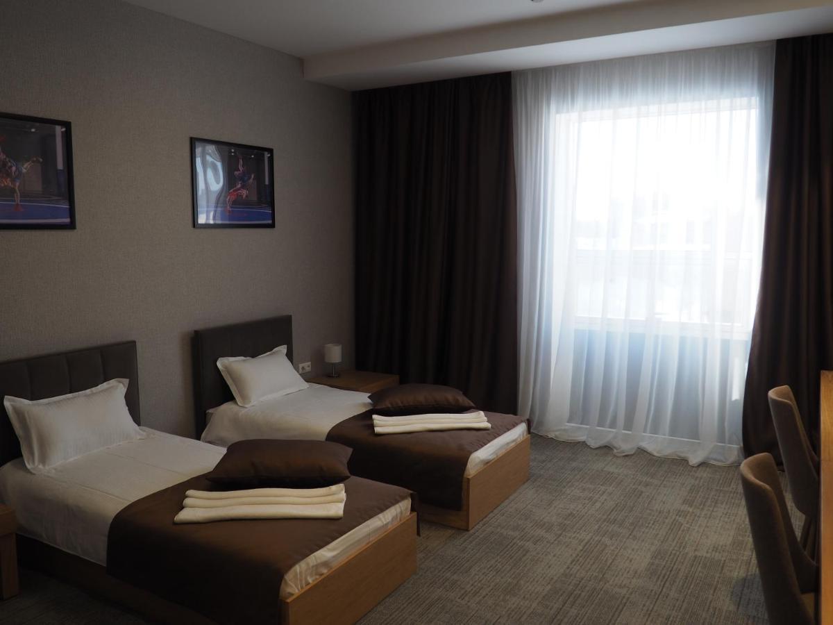 Jj Hotel Астана Екстериор снимка